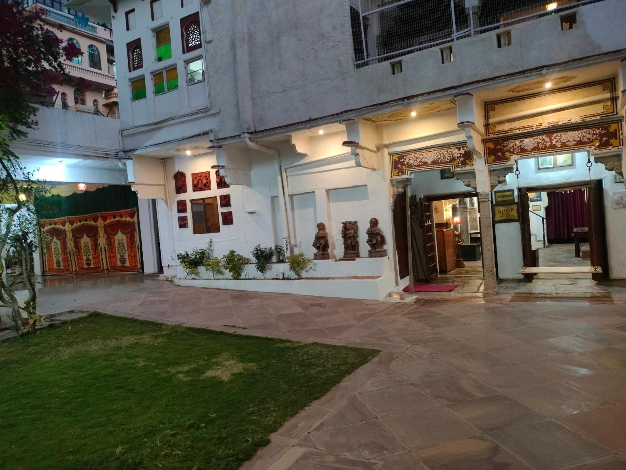 Haveli Braj Bhushanjee Heritage Hotel Būndi Εξωτερικό φωτογραφία