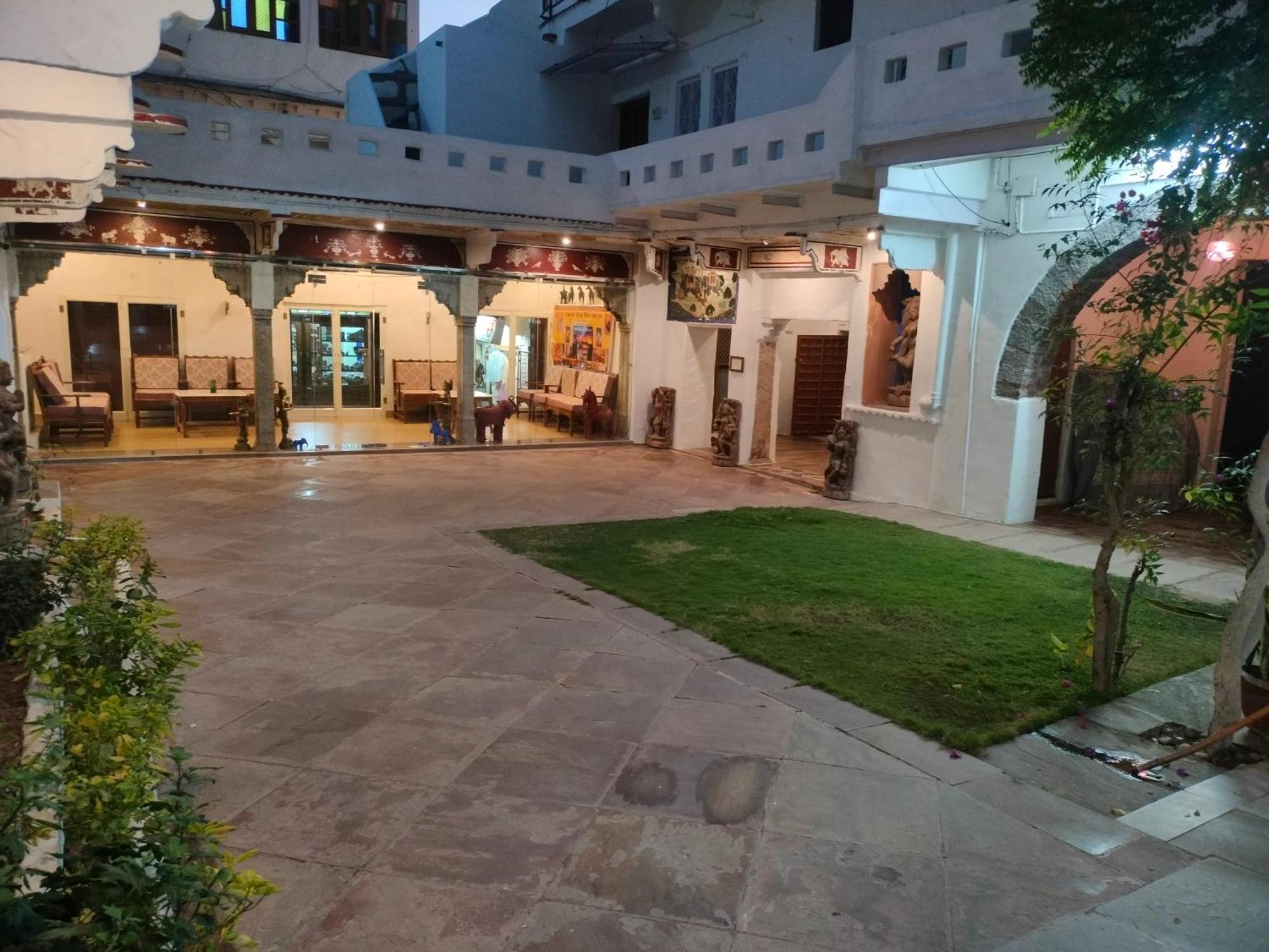 Haveli Braj Bhushanjee Heritage Hotel Būndi Εξωτερικό φωτογραφία